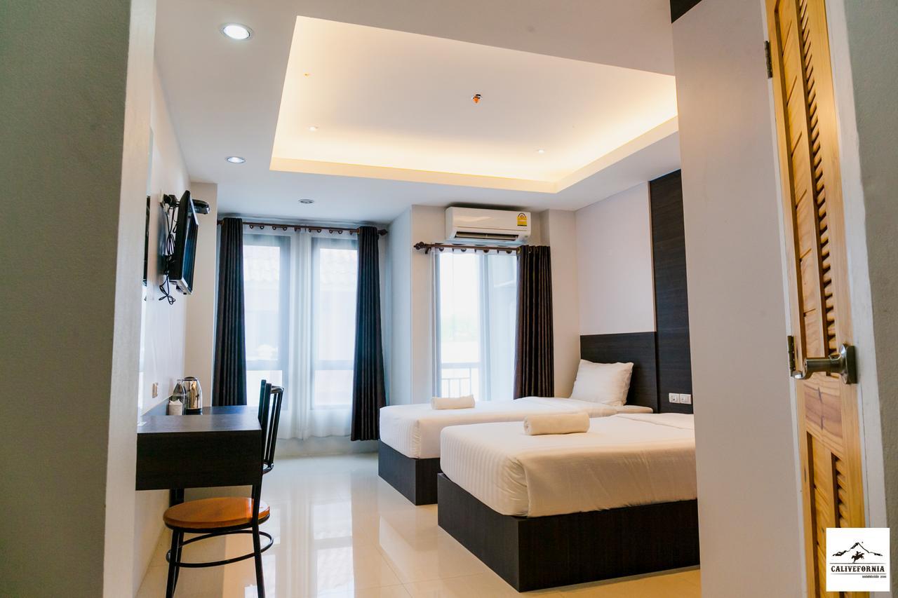 Hotel Calivefornia 2016 Chiang Rai Exterior foto
