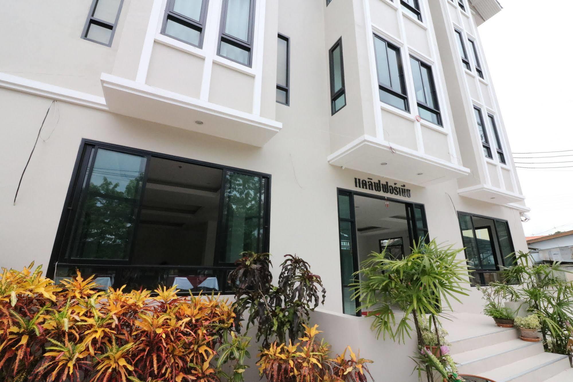 Hotel Calivefornia 2016 Chiang Rai Exterior foto