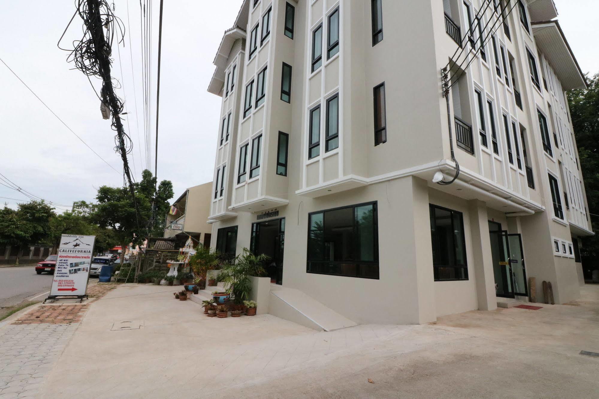 Hotel Calivefornia 2016 Chiang Rai Exterior foto