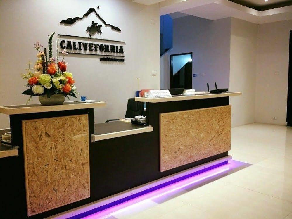 Hotel Calivefornia 2016 Chiang Rai Exterior foto
